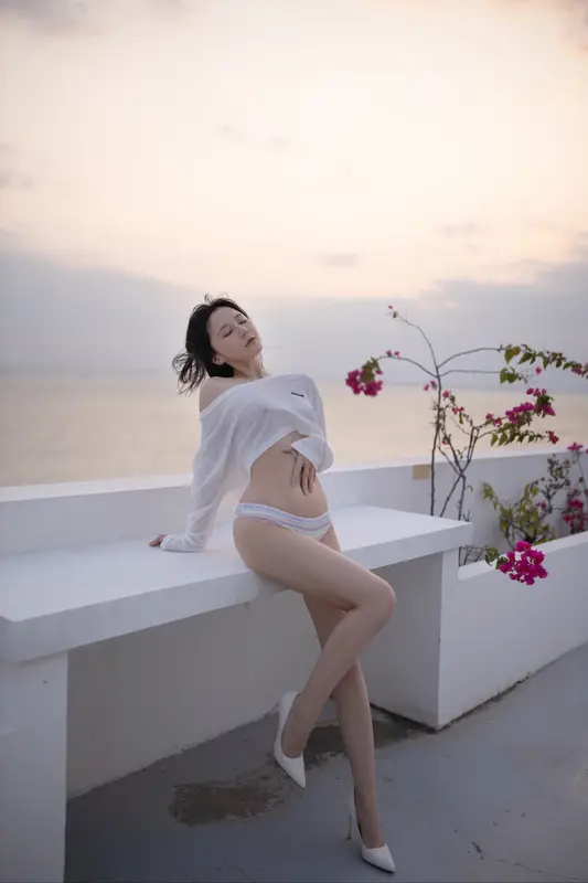 0004 秀人名模鱼子酱Fish内部私购未上架《白の梦》写真 - 秀人网私购